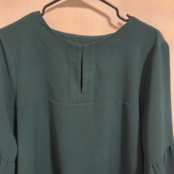 Ellie Kai Charlotte Textured Crepe Belle Sleeve Size XL Green Notched V-Neck - Picture 2 of 8